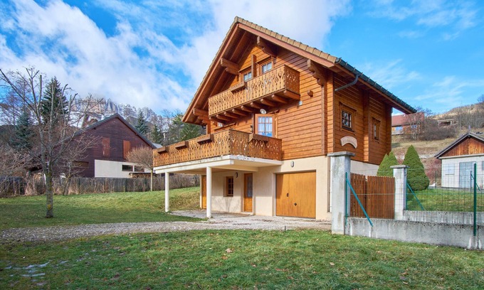 Gresse-en-Vercors Chalet De Esquí | Chalet 'Le Serac' con vistas a la montaña, terraza privada y Wi-Fi