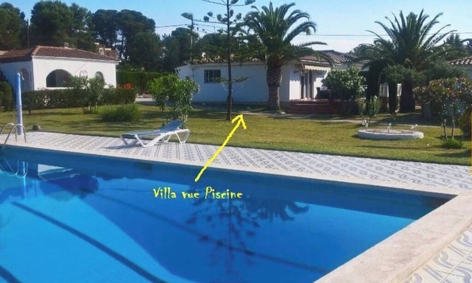 Cambrils Cabina | Chalet located on a wooded park of 8000m ² with large community pool, .