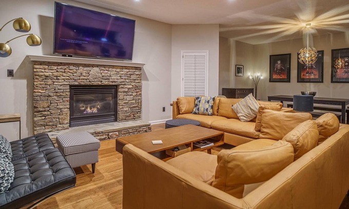 Sevierville Chalet De Esquí | Chalet 🏔 Mountain View 🚲 Peloton | Pool | Hot Tub | Low Traffic 🧸 Local Charm