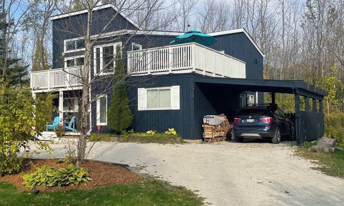 The Blue Mountains Chalet De Esquí | Chalet near south end of Blue Mountain, historic Collingwood, and Wasaga Beach!