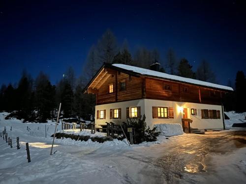 Untertauern Chalet De Esquí | Chalet Neuhofalm Obertauern mit Sauna und Hobbyraum