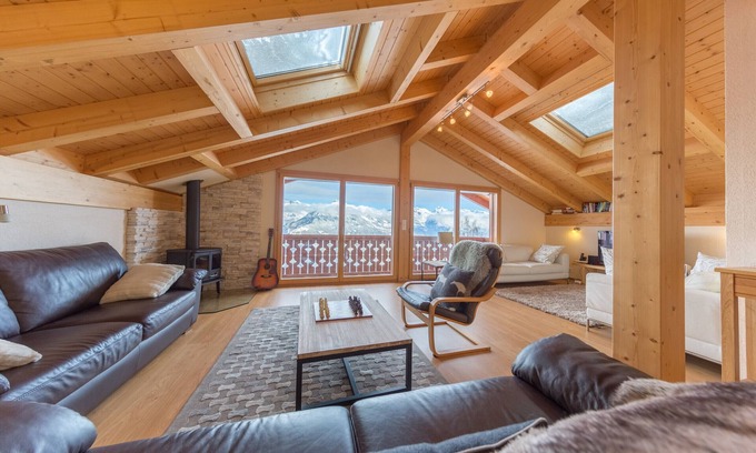 Saint-Pierre-de-Clages Chalet De Esquí | Chalet Nid Blanc wood burning hottub