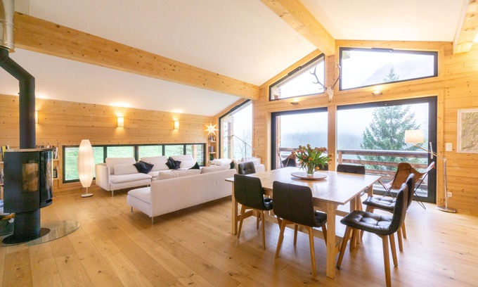 Nancroit Chalet De Esquí | Chalet 'Olbios' con vistas a la montaña, terraza compartida y Wi-Fi