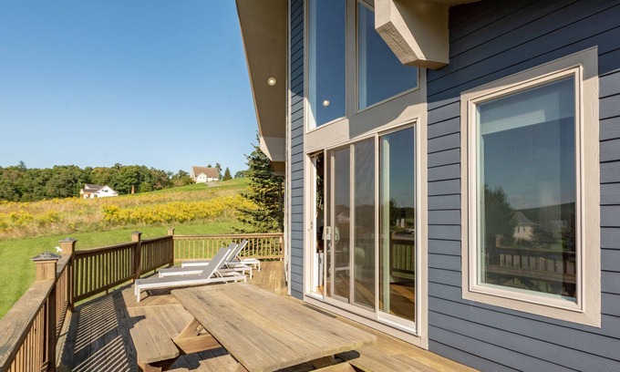Waterfront Greens Casa | Chalet on the Greens - Casa con acceso al lago y bañera de hidromasaje