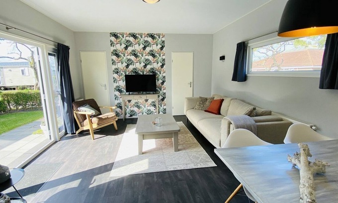 Oostkapelle Chalet De Esquí | Chalet op een Familie Camping