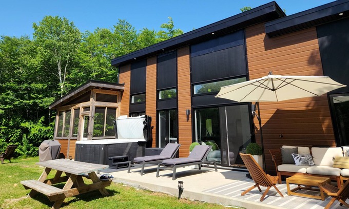 Chertsey Chalet De Esquí | Chalet Orkidea ᪥ Hot Tub, Lake Access, Kayaks ♥