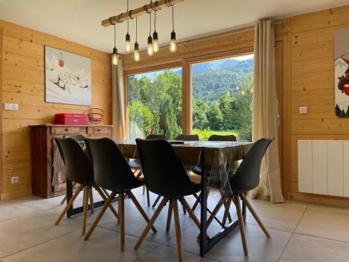 Samoens Chalet De Esquí | Chalet rénové spacieux près des commerces, à 200m du village et du lac, navette ski-bus gratuite - FR-1-624-118