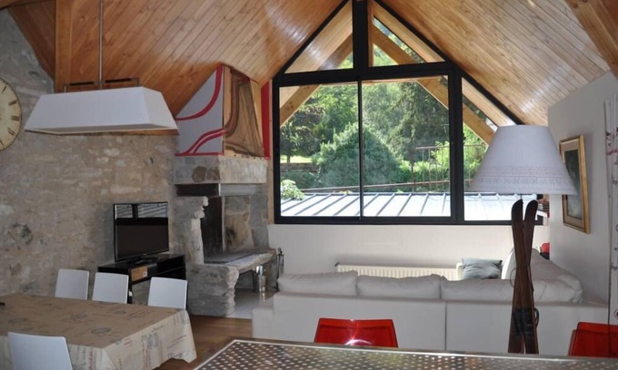 Bagneres-de-Luchon Chalet De Esquí | Chalet renovado por un arquitecto en el centro
