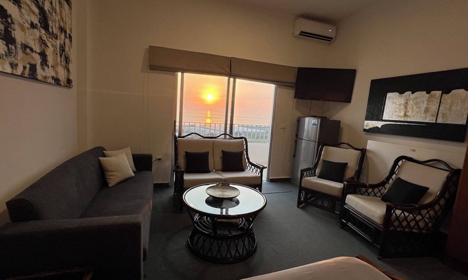 Wata Slam Apartamento | Chalet studio Sea/Ocean & Mountain View peaceful 150m from the Mediterranean Sea