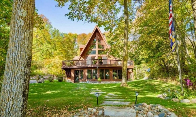Pequot Lakes Casa | Chalet-Style Architectural Home on Star Lake - Crosslake