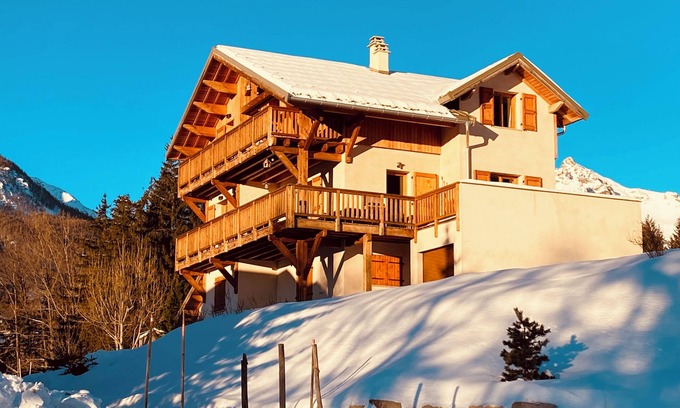 Monetier-les-Bains Chalet De Esquí | Chalet Takayama Furnished Accommodation **** Private sauna Monêtier les Bains Glacier view