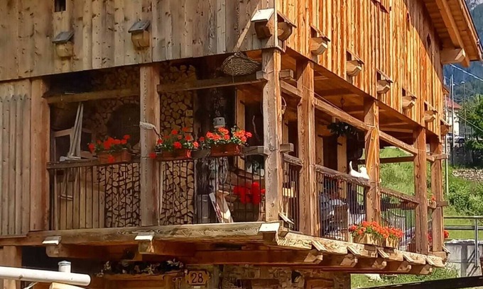 Pecol Chalet De Esquí | Chalet-Tabia'al Sol romantic apartment with breathtaking views in the Dolomites