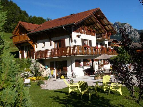 Bernex Cama Y Desayuno | Chalet Titlis