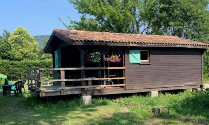 La Voulte-sur-Rhone Cabina | Chalet 'Tout Confort Vintage' with Mountain View, Private Terrace and Private Garden