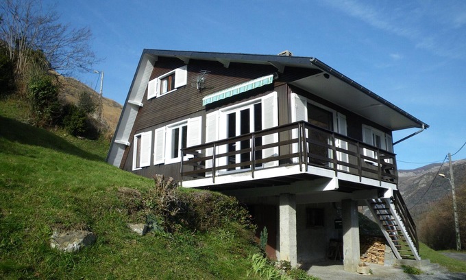Laruns Chalet De Esquí | Chalet vallée d'Ossau (64) 5mn walk from Laruns village center - 8 people