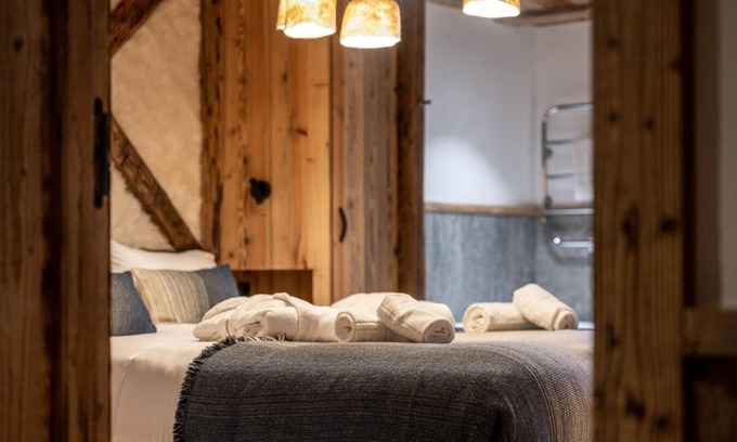 Le Fornet Chalet De Esquí | Chalet, wifi, view mountain, sauna, terrace, balcony, fireplace or stove, parking, tv, ski locker