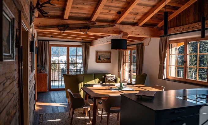 Ried im Zillertal Apartamento | Chalet WildRuh - Hirschen Suite