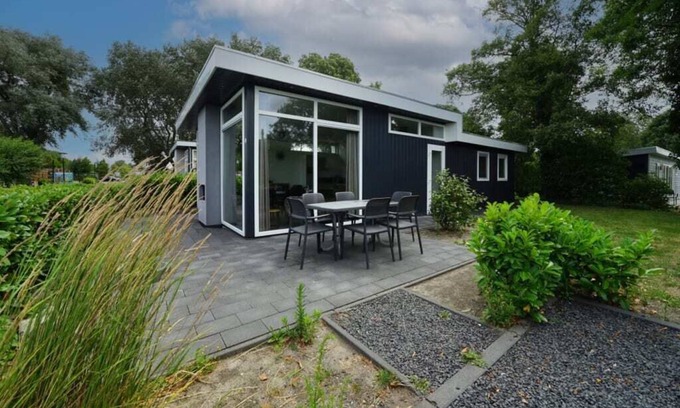 Dordtse Biesbosch Chalet De Esquí | Chalet with 3 bedrooms and terrace