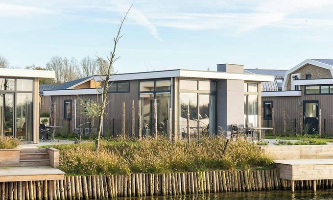 Linden Casa | Chalet with 3 bedrooms, a terrace and a jetty