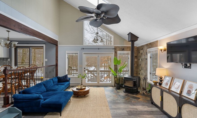 Gouldsboro Chalet De Esquí | Chalet with Game Room near Ski Trails & Lakes. Pet Friendly!