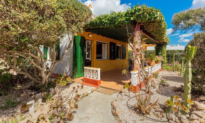 Cala'n Bosch Chalet De Esquí | Chalet con jardín y vistas al mar - Villa Buena Ventura