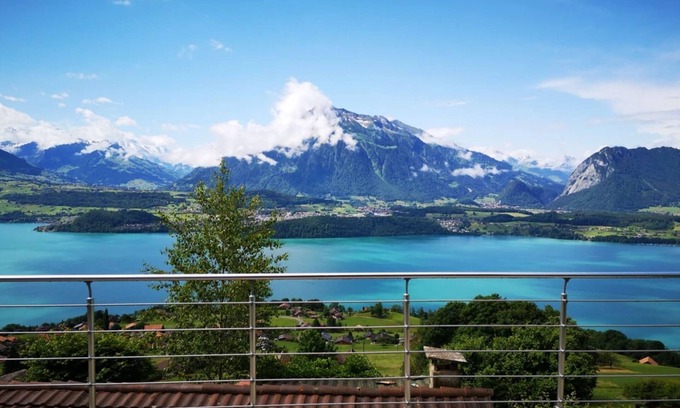 Aeschlen ob Gunten Chalet De Esquí | Chalet con vistas panorámicas de las montañas Oberland y el lago Thun