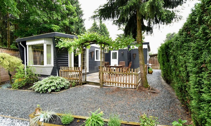 Krachtighuizen Chalet De Esquí | Pleasant Chalet With a Beautiful Private Garden Featuring two Terraces