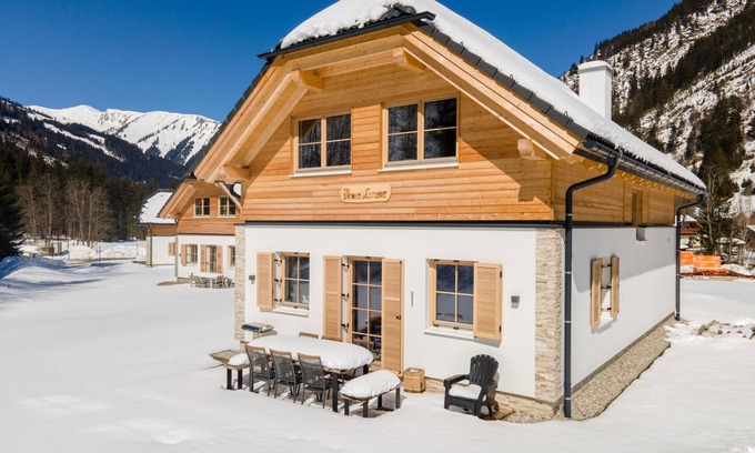 Donnersbachwald Chalet De Esquí | Chalet with sauna, hot tub and enclosed garden
