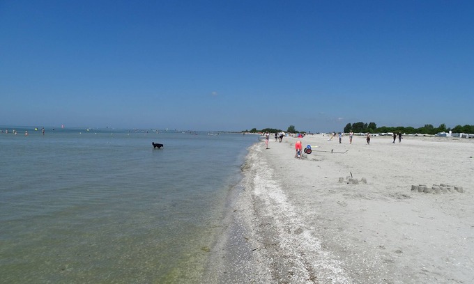 Workum Chalet De Esquí | Chalet YY-4 with unobstructed view over the IJsselmeer.