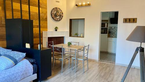Les Hauts de Saint-Aubin Apartamento | Chaleureuse Échappée : Commodités, Calme, Confort