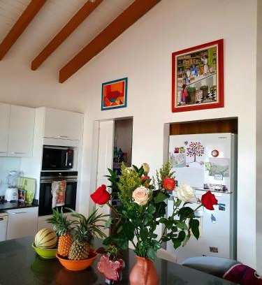 Grande Anse Casa | Chambre créole et sa salle de bain chez Michelle