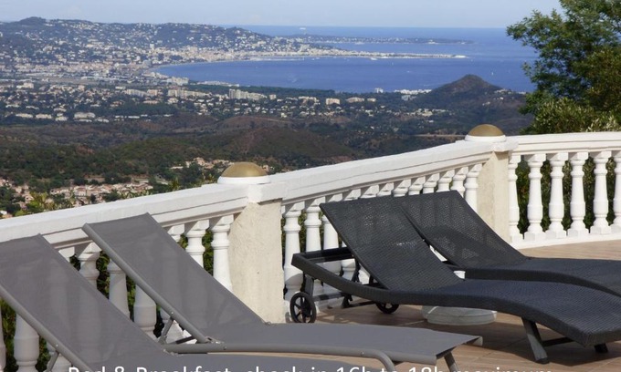 Saint-Raphael Cama Y Desayuno | Chambre d'Hôtes avec kitchenette Vue Mer et montagnes L'Estérel Panoramique