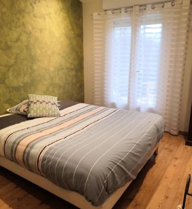 Dommartin Casa | Chambre dans un écrin de verdure