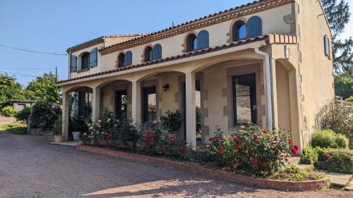 Saint-Andre-de-la-Marche Casa | Chambre dans un cadre bucolique avec petit-déjeuner