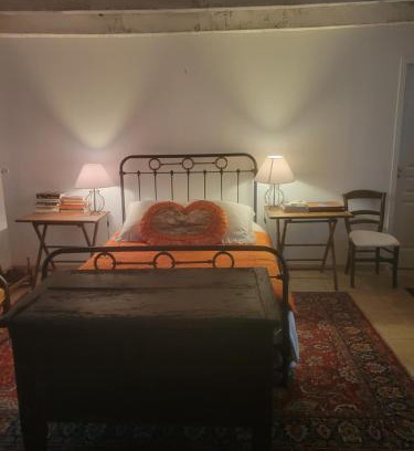 Les Quatre-Routes-du-Lot Cama Y Desayuno | Chambre de charme