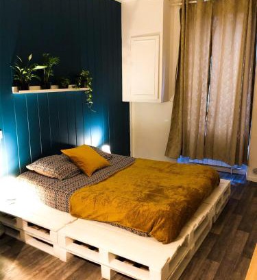 Cognac Casa | chambre double avec salle de bain privative