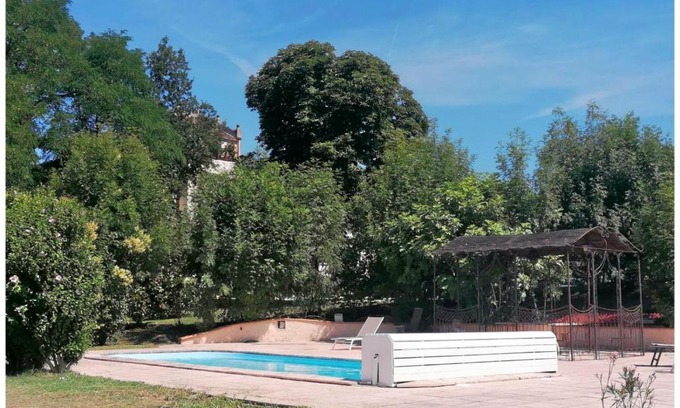 Castelsarrasin Casa | Chambre du Pigeonnier avec accès piscine !
