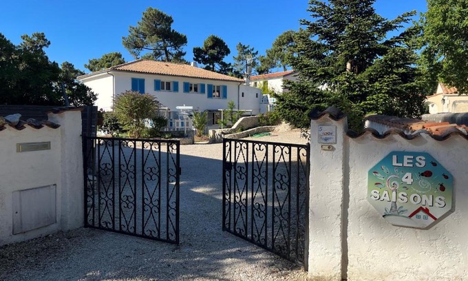 Saint-Trojan-les-Bains Casa | Chambre indépendante dans une villa