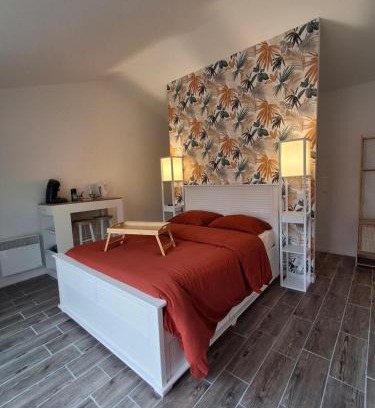 Vouille-les-Marais Cama Y Desayuno | Chambre suite avec terrasse