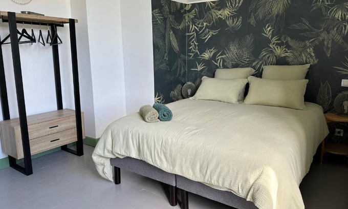 Villeneuve-Minervois Casa | Chambre Tropicale au Domaine de l'Aven