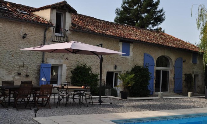 Champagne-et-Fontaine Cama Y Desayuno | Chambres d'Hôtes La Grange Au Bois