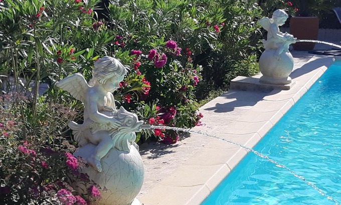 Belcodene Cama Y Desayuno | Chambres d'Hôtes en Provence - Piscine, Spa, Tennis
