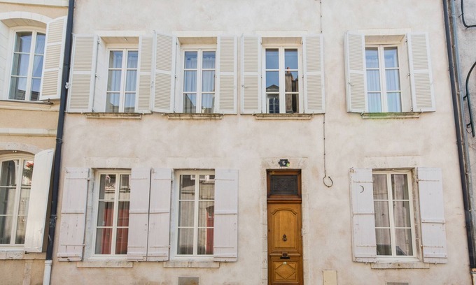 Bourgogne Casa | Esta casa del siglo X se encuentra en un entorno excepcional en el centro de Orleans