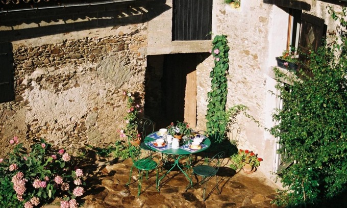 Monnieres Casa | Chambres d'hôtes - Topaze