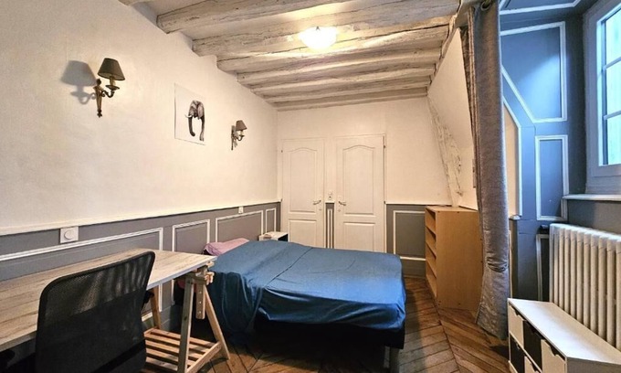 Saint-Georges-du-Bois Cama Y Desayuno | Chambres d'Hote sleeps 2 with pool and fully equipped kitchen Le Mans/Circuit 24 H