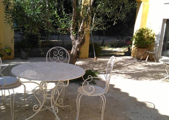Sanary-sur-Mer Cama Y Desayuno | Chambres de la Terre Blanche