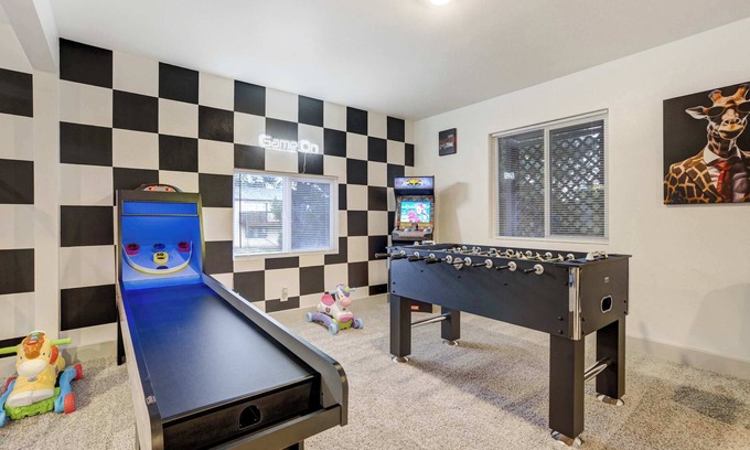 West Colorado Springs Apartamento | Champion Court! Family Escape w Epic Game Room