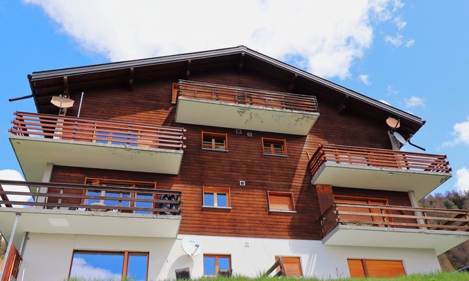 Chandolin Apartamento | Chandolin is accessible all year round from Sierre by car or bus. However, the Val d'Anniviers is a