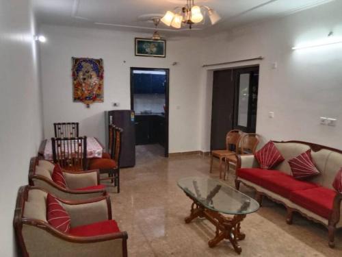 Vrindavan Apartamento | Chandra Lata Home's at Shri Krishna Sharnam Society
