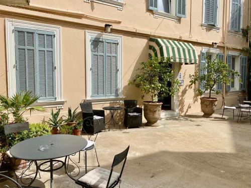 Le Suquet Hotel | Chanteclair